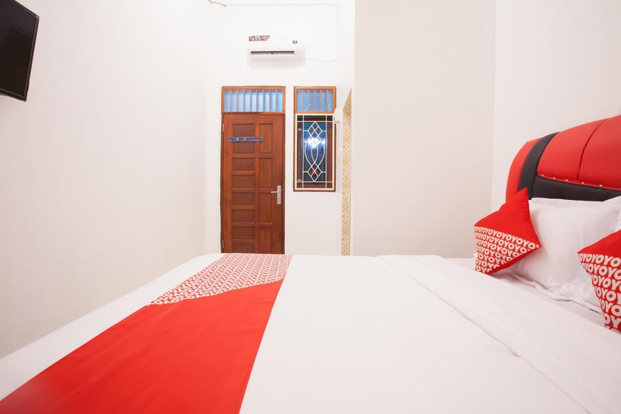 Oyo 1978 Pondok Indah Residence Medan Kültér fotó